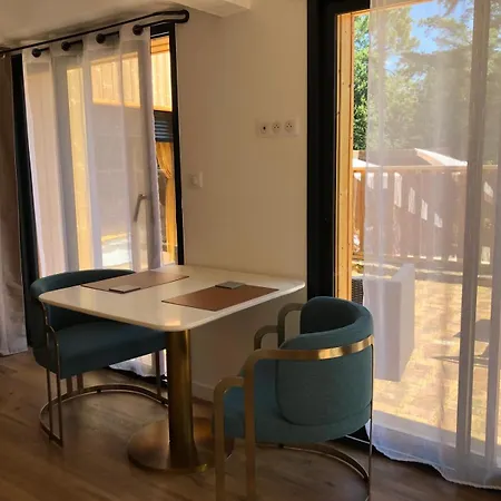 Le Domaine Aubazen Holiday home *